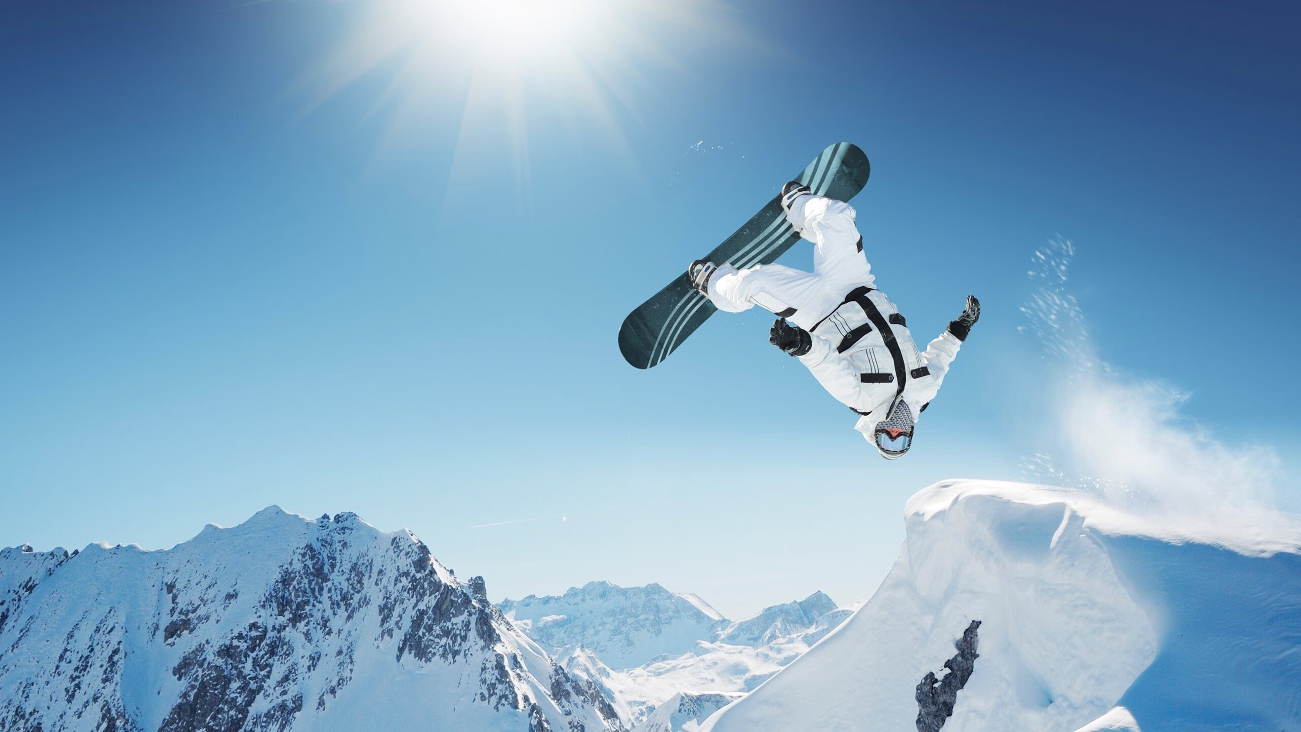 开云电子竞技-探秘幕后：比赛策略和教练指挥的深度揭秘，比赛幕后工作者